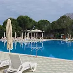 Villa Reina At Perla Resort, Gjiri I Lalezit