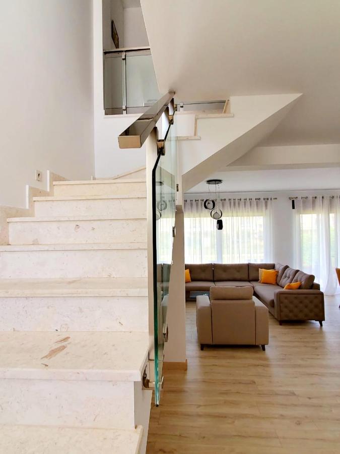 Reina At Perla Resort, Gjiri I Lalezit Durrës